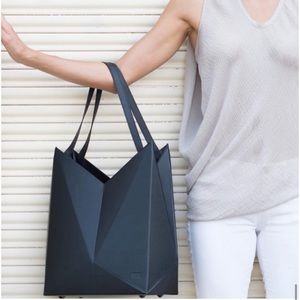 1 Left Finell VOX Tote Black